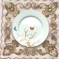 Embroidered mesh flower dining mat