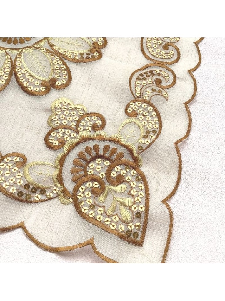 Embroidered mesh flower dining mat