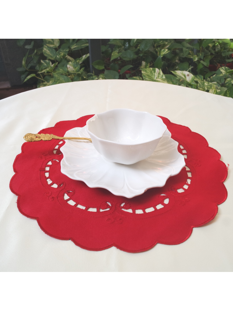 Round Christmas red candle embroidered placemat